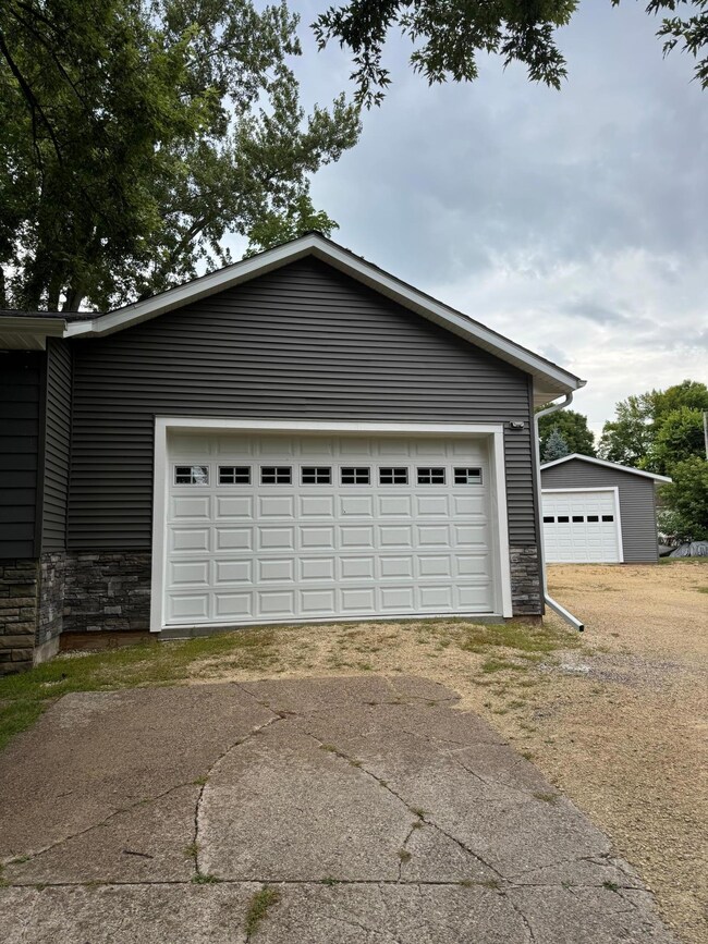 1903 Lenore Ln, Red Wing, MN 55066 - photo 5