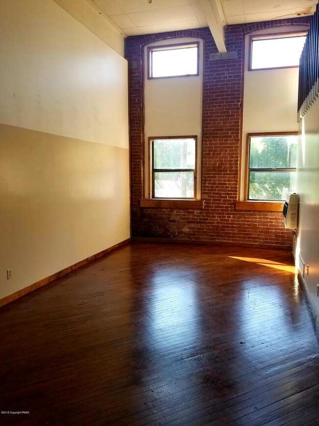 633 Mckinley St unit 104, Hazleton, PA 18201 - photo 2