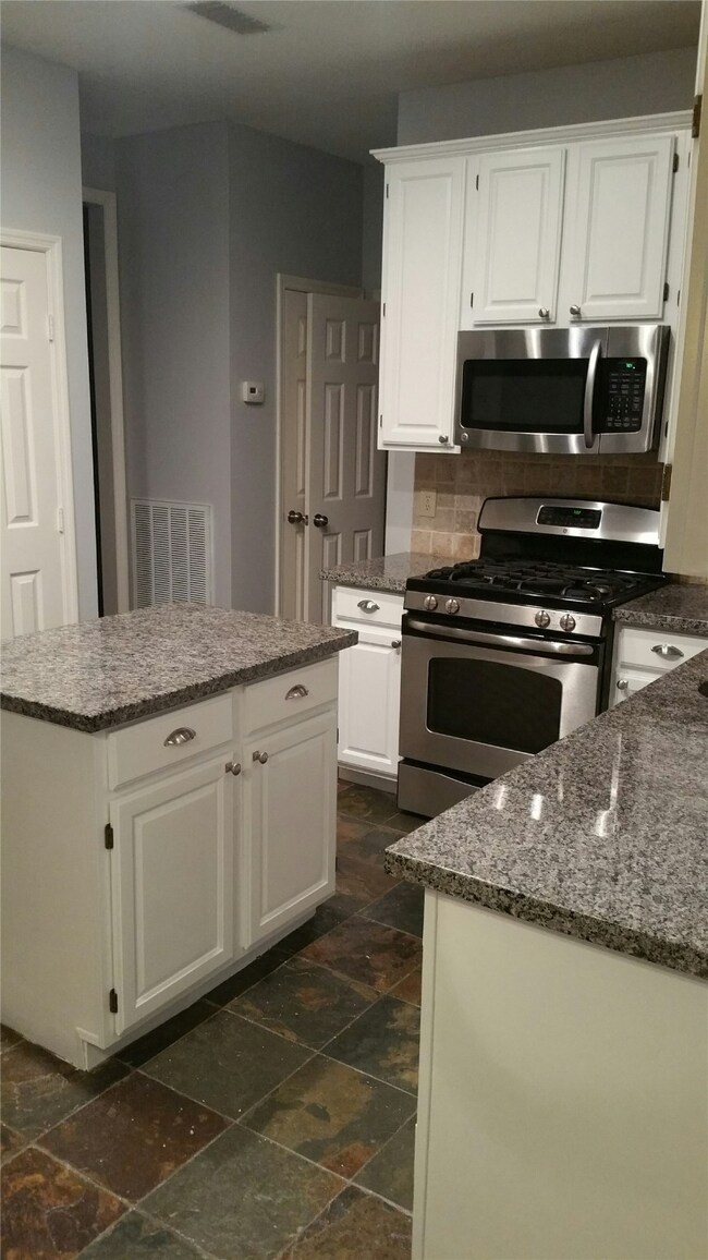 71 N Elm Branch Place, Spring, TX 77380 - photo 4