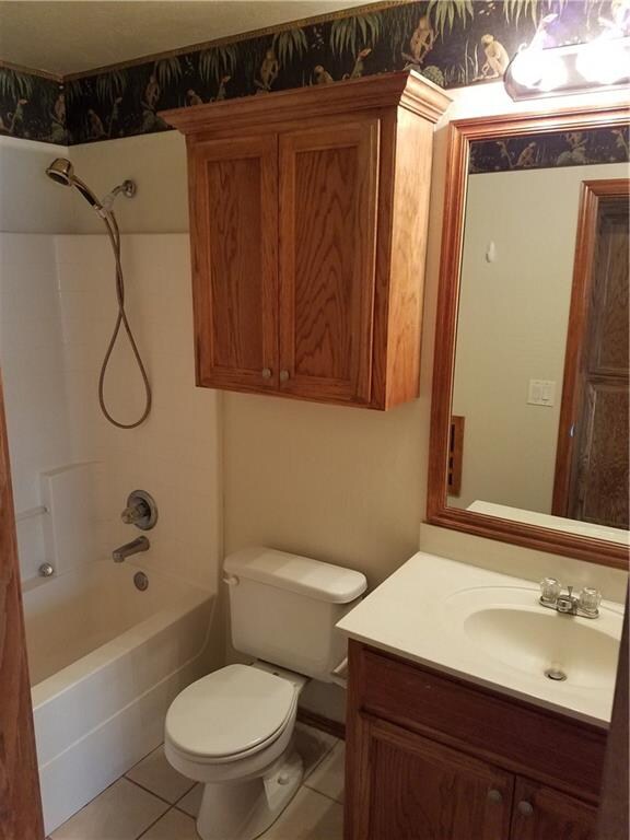 908 Oak Creek Dr, Moore, OK 73160 - photo 5