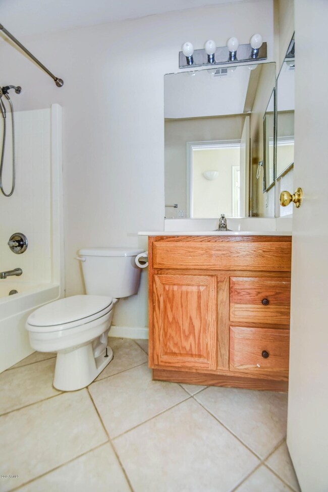 Bathroom 2-2