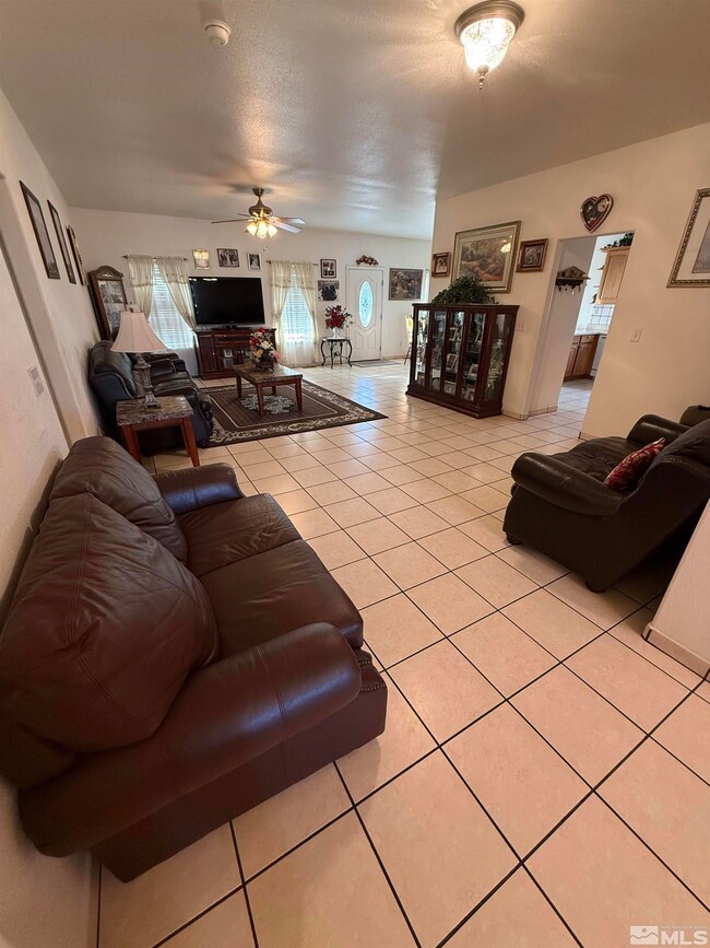 3246 Paiute St, Winnemucca, NV 89445 - photo 3