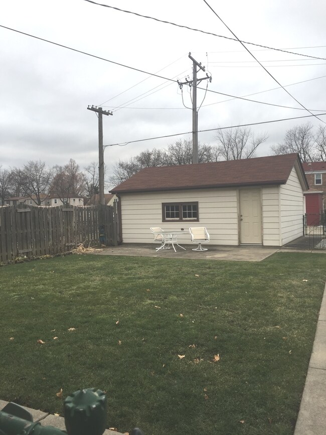 758 Newcastle Ave, Westchester, IL 60154 - photo 4