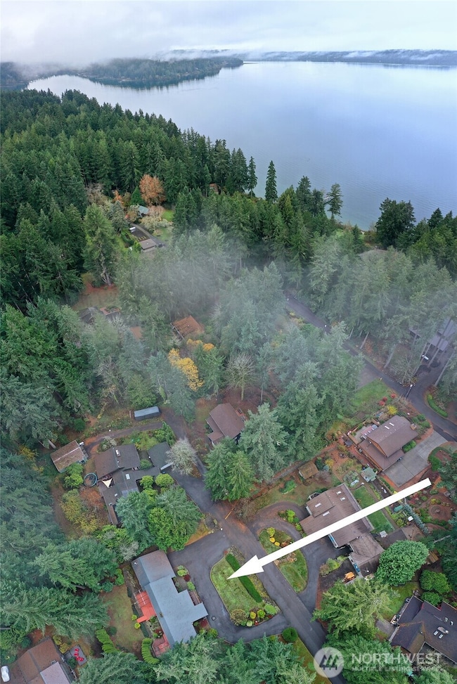 13392 Hidden Cove Ln NE, Bainbridge Island, WA 98110 - photo 2
