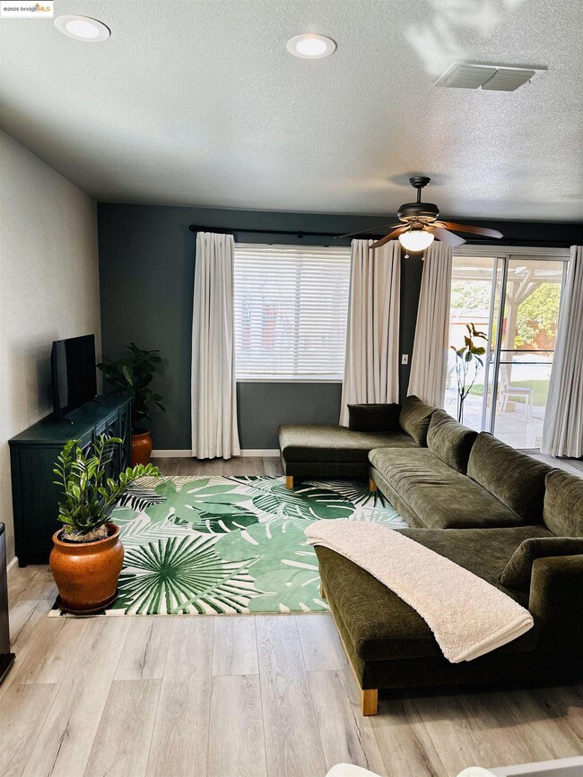 4519 Twin Creeks Ct, Tracy, CA 95377 - photo 5