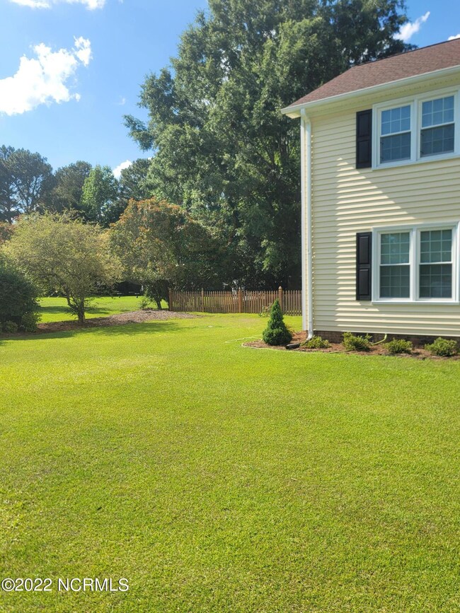 657 Corbett St, Winterville, NC 28590 - photo 2