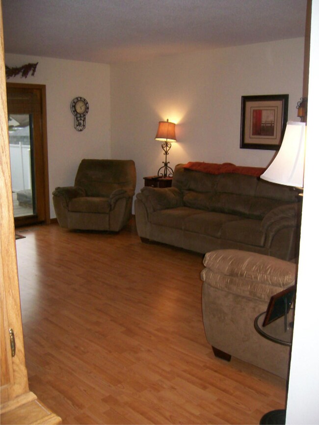 1123 S 16th St, Grand Forks, ND 58201 - photo 7