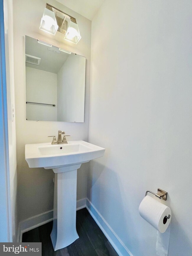 24117 Newtonmore Terrace, Sterling, VA 20166 - photo 7