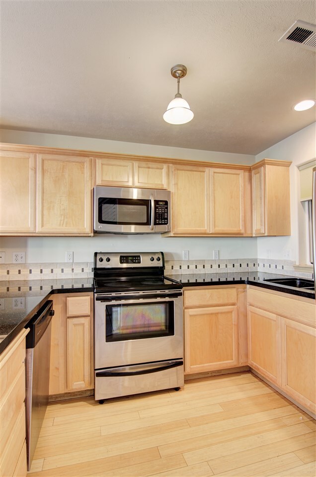 1619 W Wilson Ave, Spokane, WA 99201 - photo 3