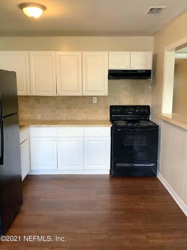 6446 Tiny Tim Ln, Jacksonville, FL 32210 - photo 4