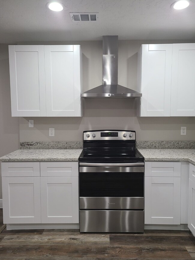 3710 Alberta St, Houston, TX 77021 - photo 6