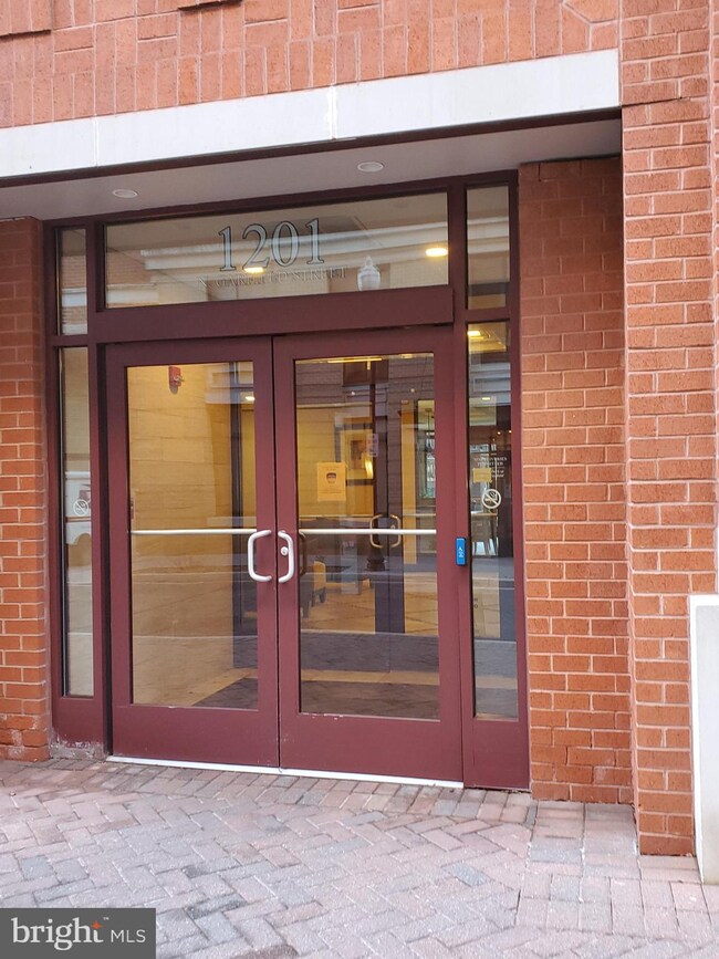 1201 N Garfield St unit 306, Arlington, VA 22201 - photo 2