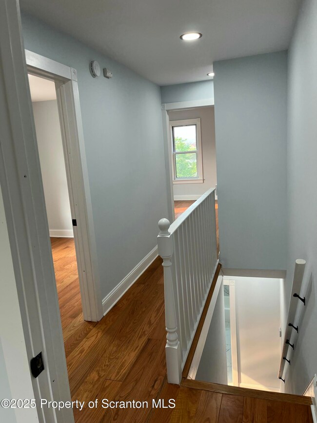 808 1/2 Eynon St, Scranton, PA 18504 - photo 6