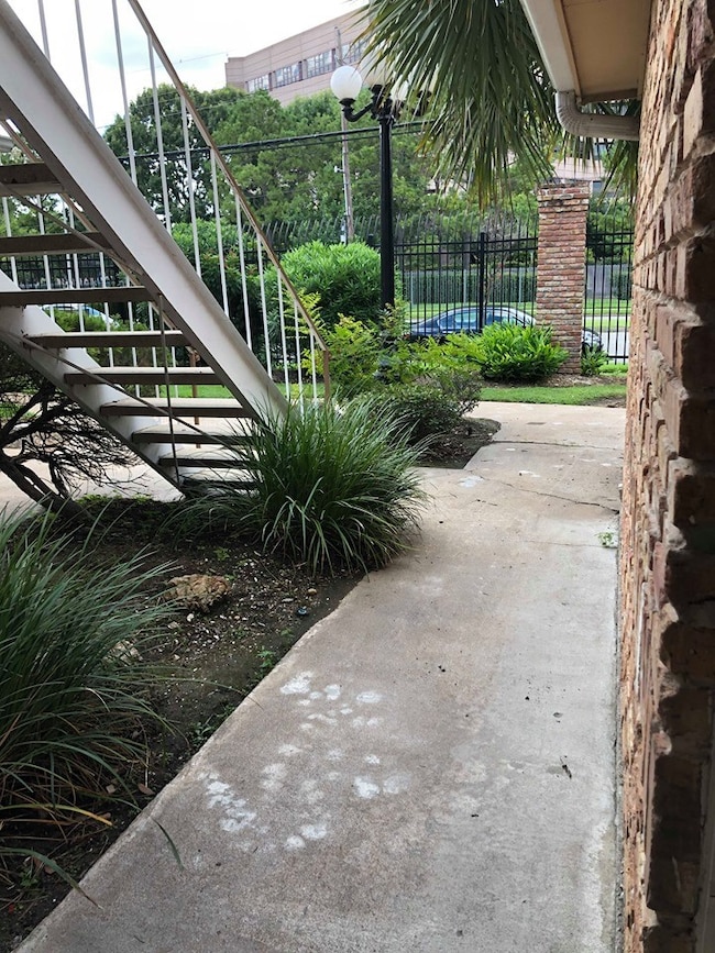 2300 Old Spanish Trail unit 1078, Houston, TX 77054 - photo 4