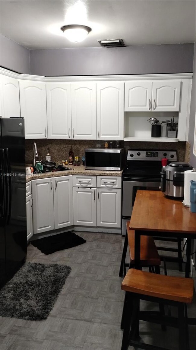 3/2 kitchen