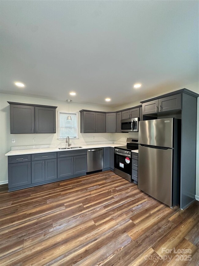 317 W Newton St, Spencer, NC 28159 - photo 3