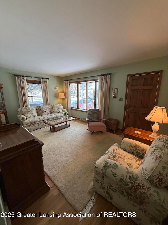 1108 Tulip St, Grand Ledge, MI 48837 - photo 3