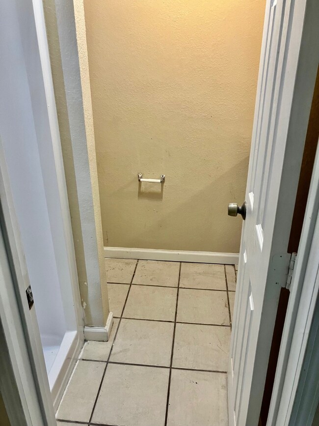 2034 Teal Dr unit B, Spring, TX 77386 - photo 6