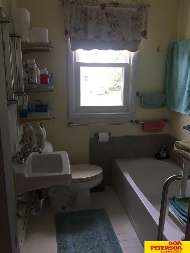 420 Grant St, Lyons, NE 68038 - photo 7