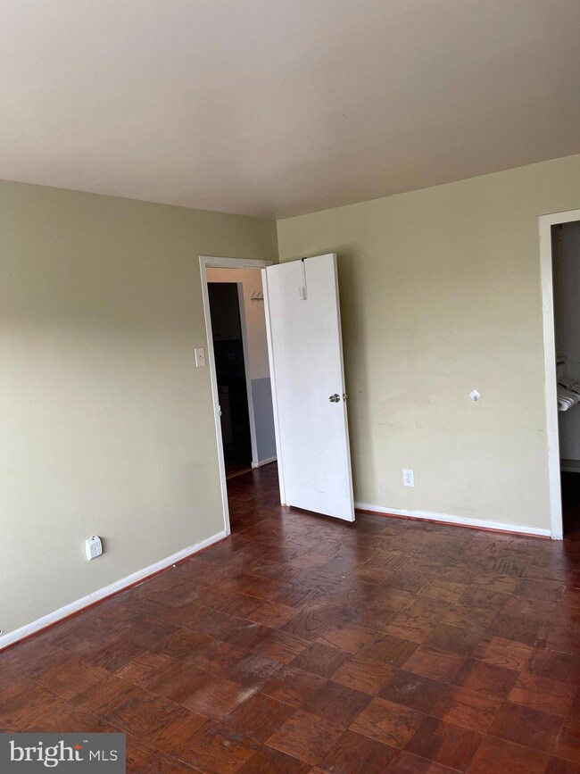 The Pavilion on the Park unit 610, Alexandria, VA 22304 - photo 5