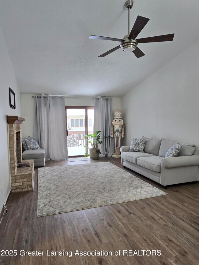 6512 Spring Tree Ln unit 14, Lansing, MI 48917 - photo 5