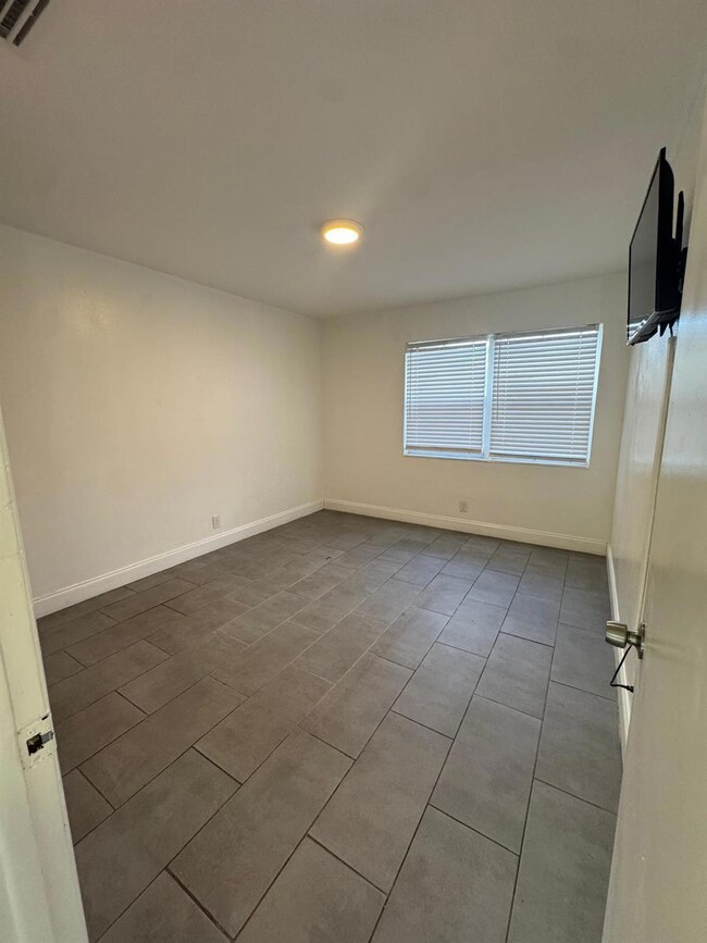 914 3rd St unit 4, West Palm Beach, FL 33401 - photo 7