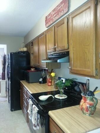 135 Partridge Ln unit 135, Chicopee, MA 01022 - photo 5