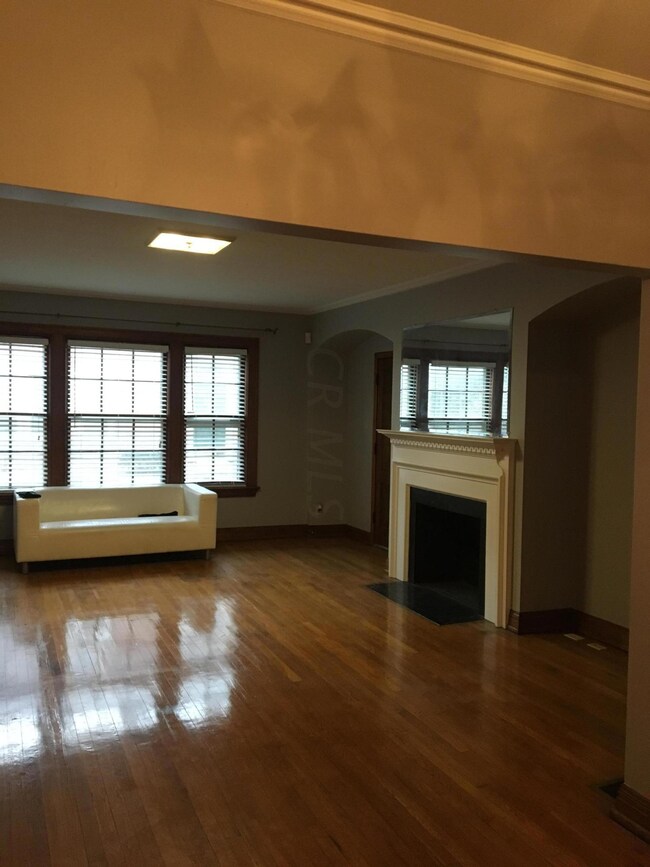 33 Auburn Ave, Columbus, OH 43205 - photo 2