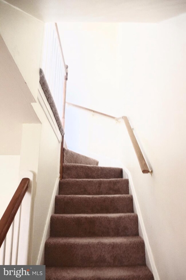 1105 Lyndhurst St, Baltimore, MD 21229 - photo 5