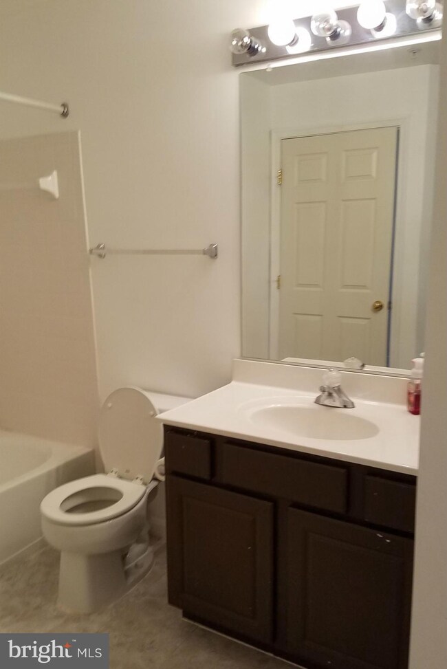 9111 Gracious End Ct unit 302, Columbia, MD 21046 - photo 7