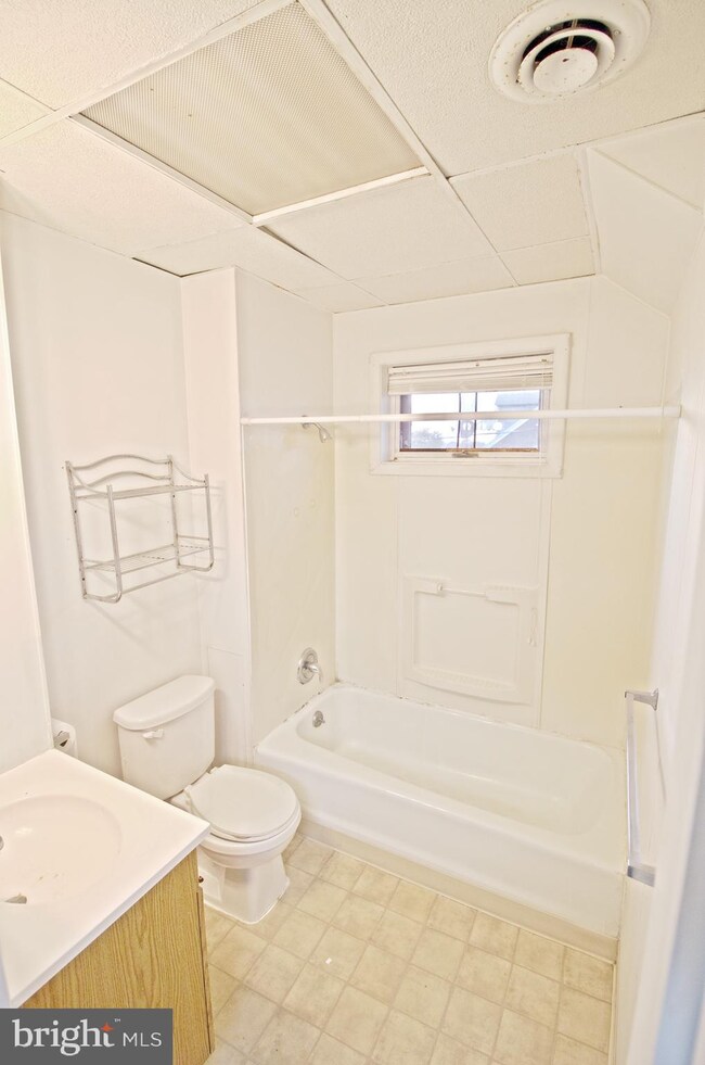 754 N 11th St unit 2R, Reading, PA 19604 - photo 5