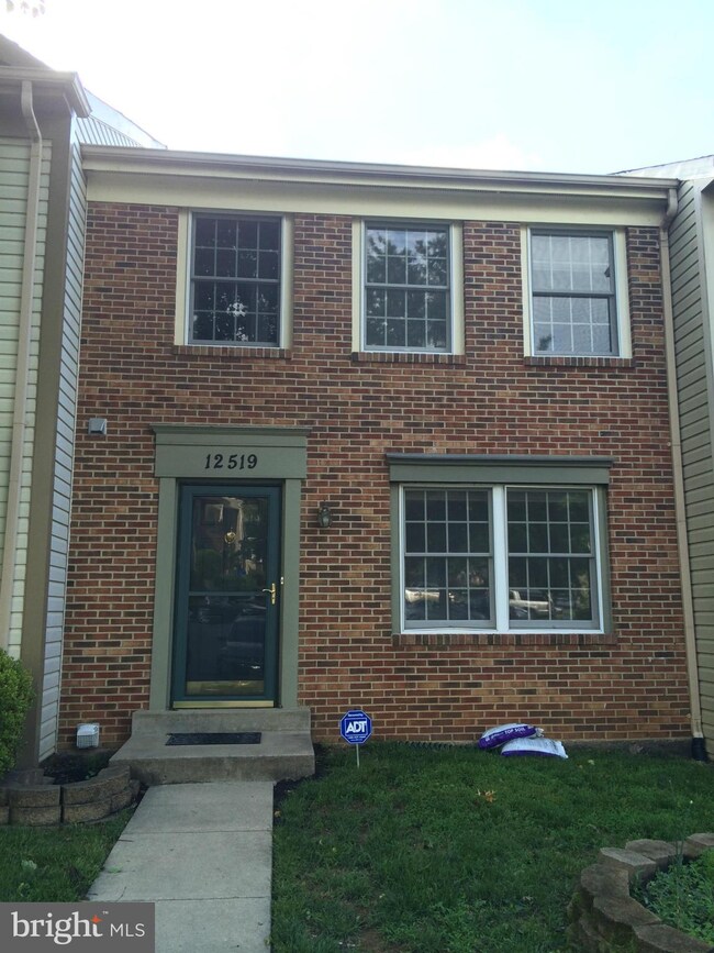 12519 Coral Grove Place, Germantown, MD 20874 - photo 2