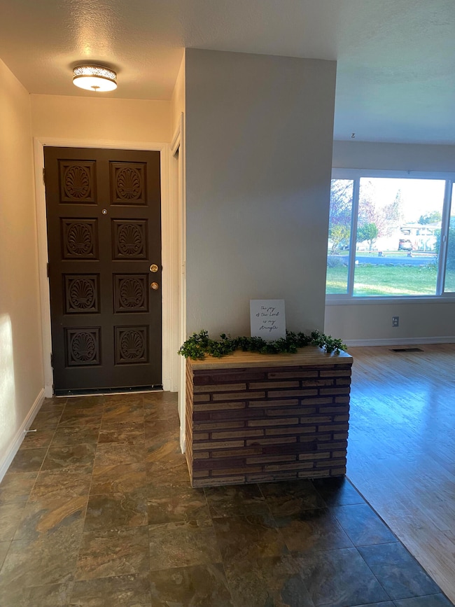 1726 Kane St, Klamath Falls, OR 97603 - photo 4