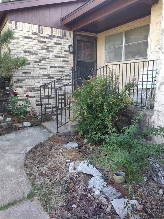 6309 Freda Ln, North Richland Hills, TX 76180 - photo 3