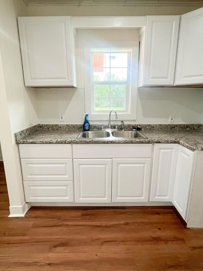 2029 3rd St, Lake Charles, LA 70601 - photo 3