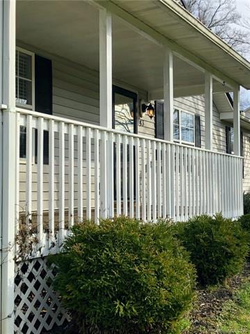 43 N Willow Brook Dr, Asheville, NC 28806 - photo 2