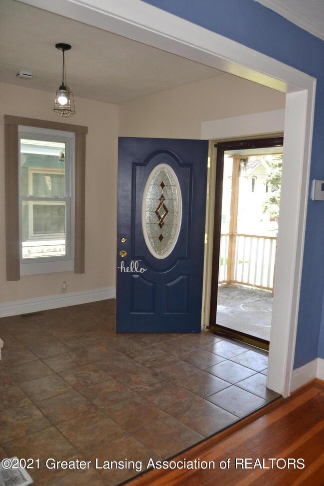 513 W Madison St, Lansing, MI 48906 - photo 3