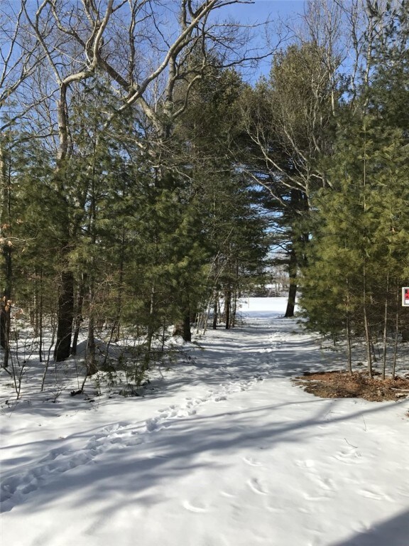 90 Brigade Dr, North Kingstown, RI 02874 - photo 2