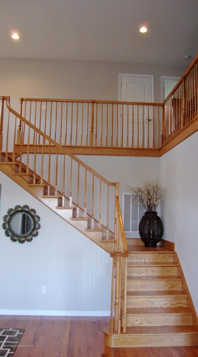 1905 Robinson Close, Moosic, PA 18507 - photo 2