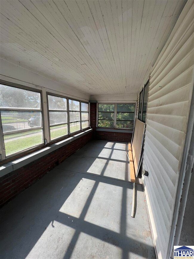 1504 S 11th St, Terre Haute, IN 47802 - photo 4