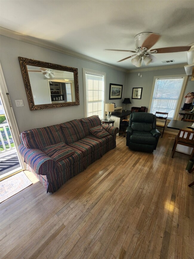 1312 Reid St, Houston, TX 77022 - photo 3