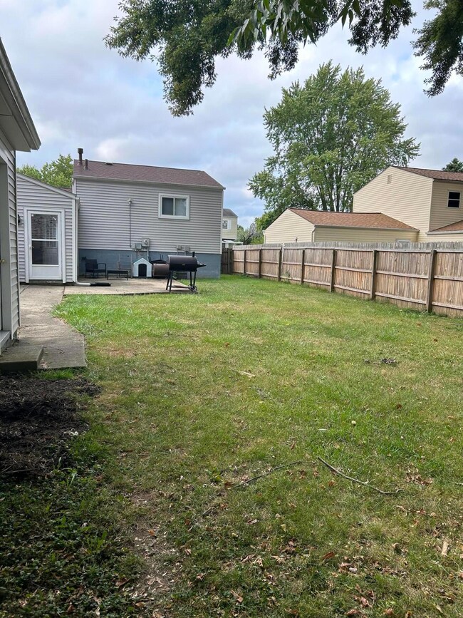 5360 Spire Ln, Columbus, OH 43232 - photo 2