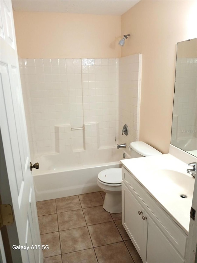 Second bath with tub and shower