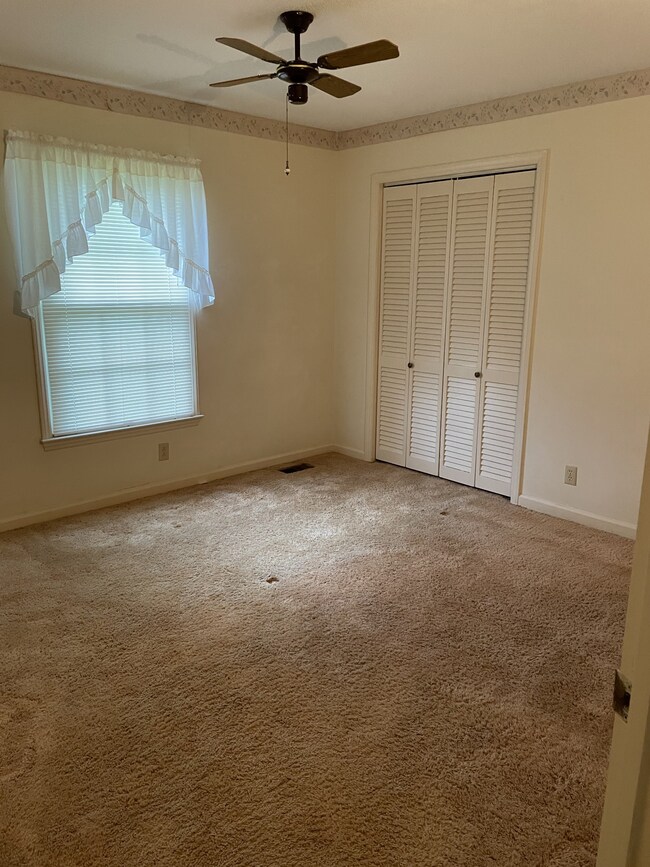 1702 Wildwood Dr, Shelbyville, TN 37160 - photo 5