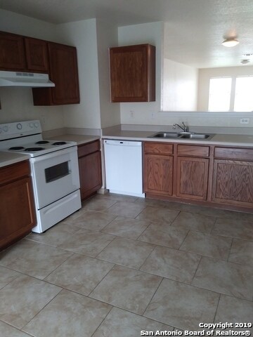 9506 Dublin Green, San Antonio, TX 78254 - photo 4