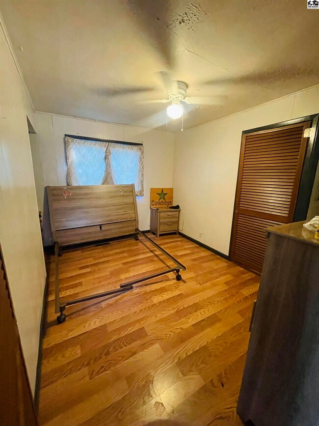 319 N 8th St, Sterling, KS 67579 - photo 6