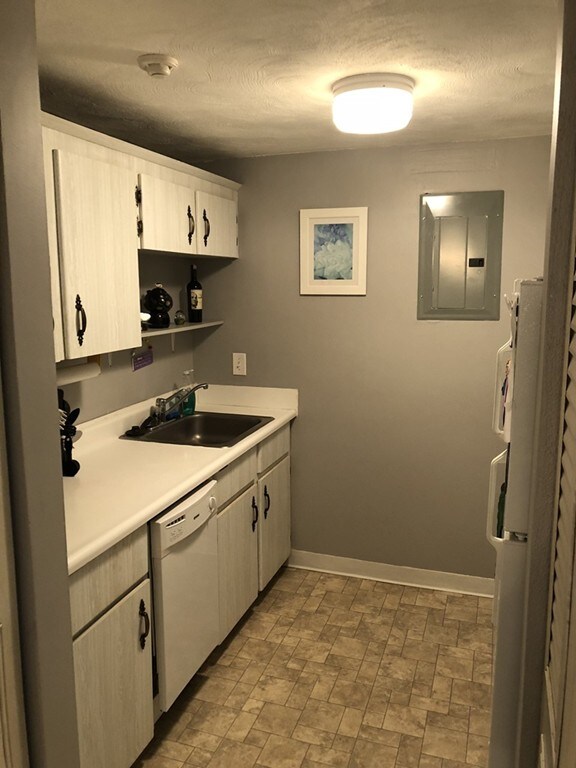 135 Grove St unit 142, Rockland, MA 02370 - photo 6