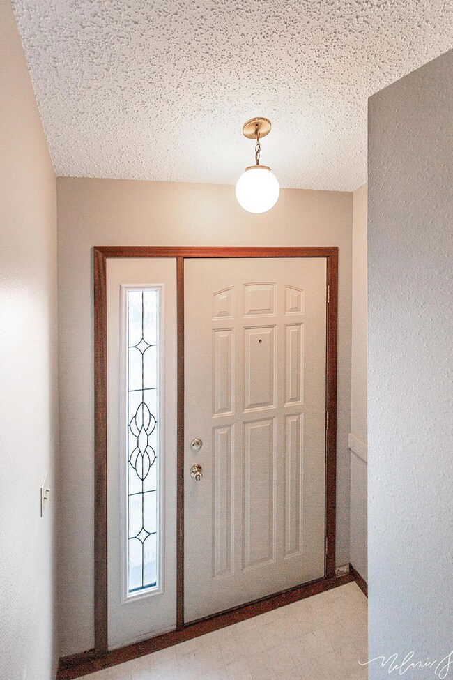 3737 entryway