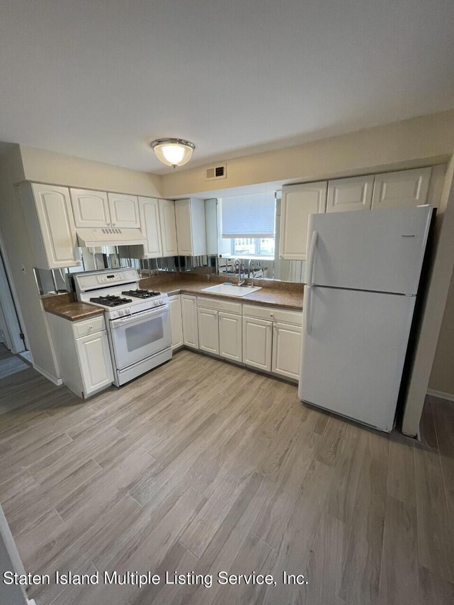 15 Salamander Ct, Staten Island, NY 10309 - photo 5