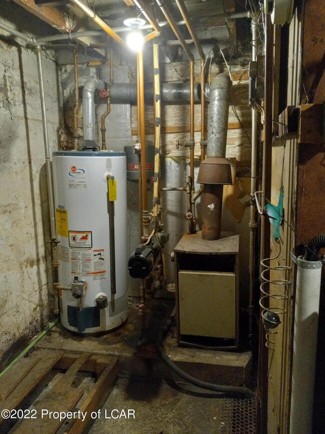 733 Diamond Lower Level heating and laun